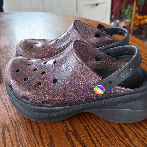 CROCS Shoes - CROCS Glitter Mules in Black and Multicolor